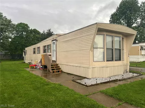 324 W Fairview W, West Lafayette, OH 43845