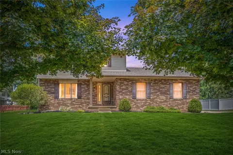 1815 Cove St NW, Uniontown, OH 44685