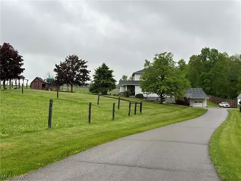 8125 Township Road 561, Holmesville, OH 44633