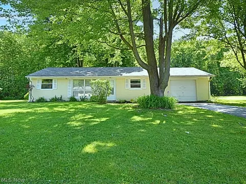 83 Hyder Dr, Madison, OH 44057