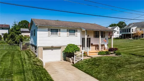 2407 Congdon Dr, Parkersburg, WV 26104