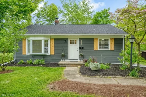 123 Huntington St, Chardon, OH 44024