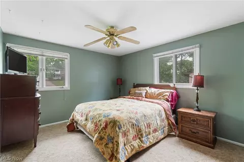 Bedroom - 32900 Ledge Hill Dr, Solon, OH 44139 photo 5 of 7