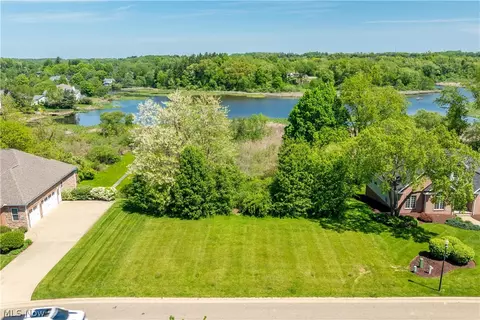 8415 Gentry St NW, Massillon, OH 44646