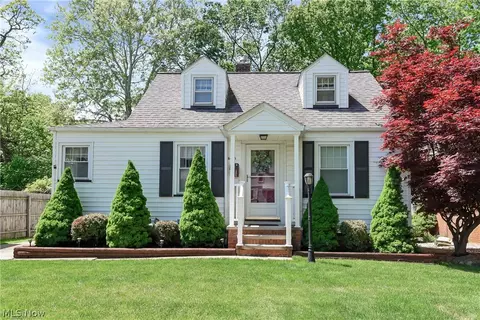 6456 Maplecrest Ave, Parma Heights, OH 44130