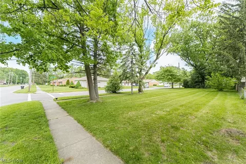 1200 Prospect St, Elyria, OH 44035 photo 4