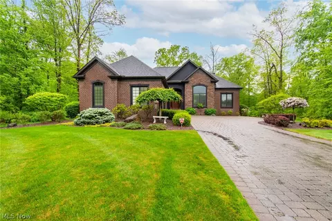 4087 Dobbins Rd, Youngstown, OH 44514