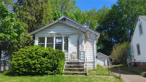 1205 17th St NE, Canton, OH 44705