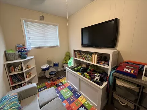 Bedroom - 4795 Willowbrook Dr, Mentor, OH 44060 photo 1 of 6