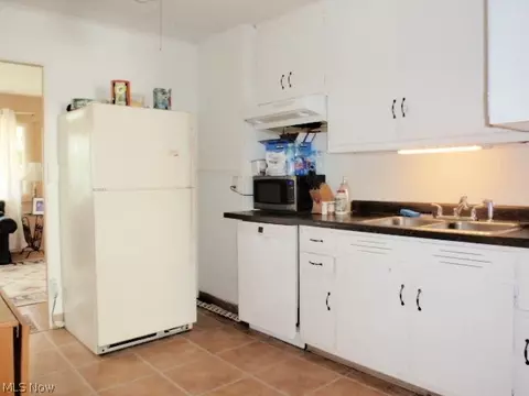 246 Warren Ave, Elyria, OH 44035 photo 5