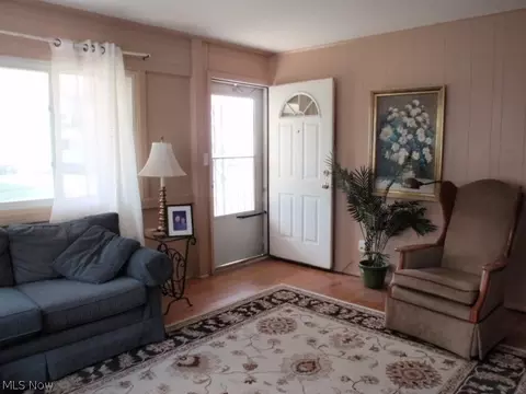 246 Warren Ave, Elyria, OH 44035 photo 3