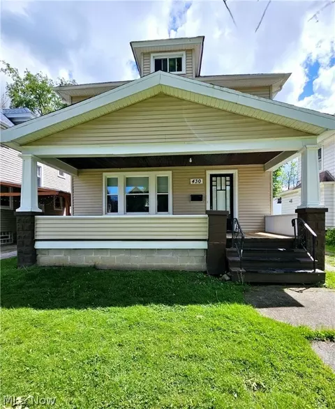 430 10th St, Elyria, OH 44035