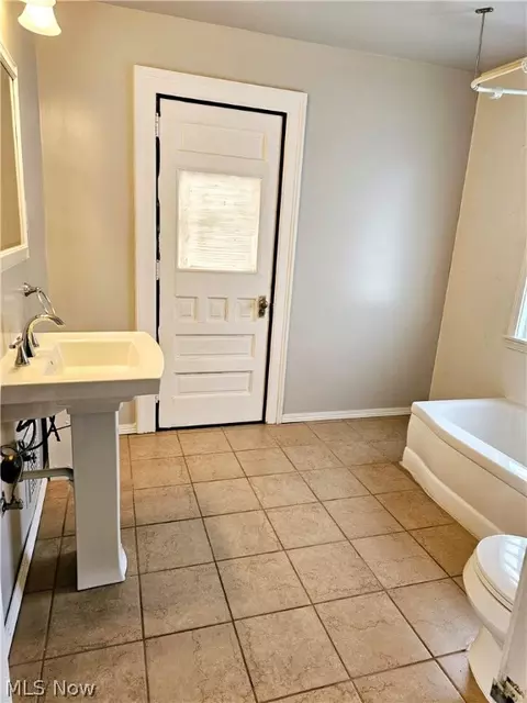 430 10th St, Elyria, OH 44035 photo 18