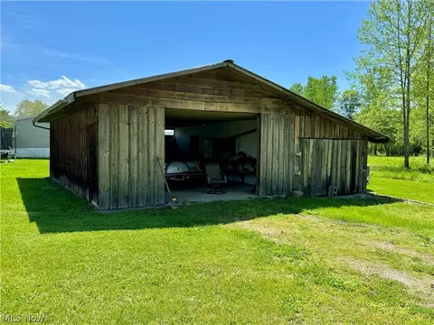 8347 Old River Rd, Philo, OH 43771