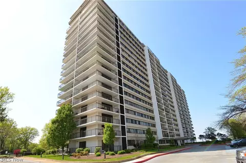 12550 Lake Ave #405, Lakewood, OH 44107