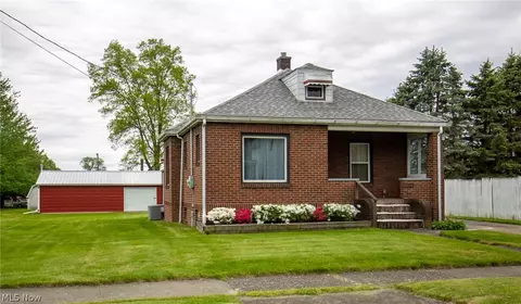 391 Penhale Ave, Campbell, OH 44405