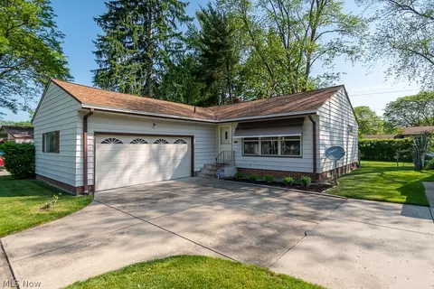 4367 Coe Ave, North Olmsted, OH 44070