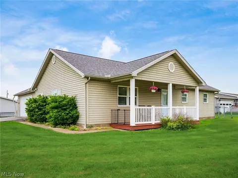 6270 Branch Cir, Zanesville, OH 43701
