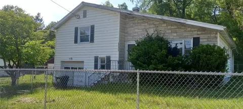 206 Joyce St, Steubenville, OH 43952
