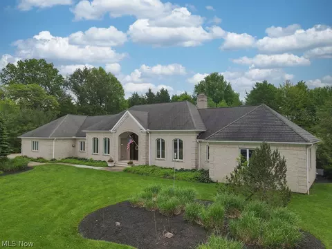 34700 Dorchester Rd, Gates Mills, OH 44040