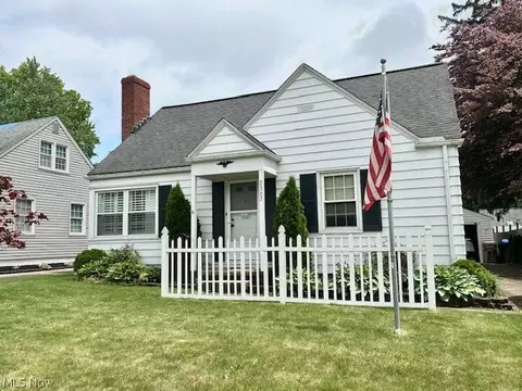 2367 15th St, Cuyahoga Falls, OH 44223