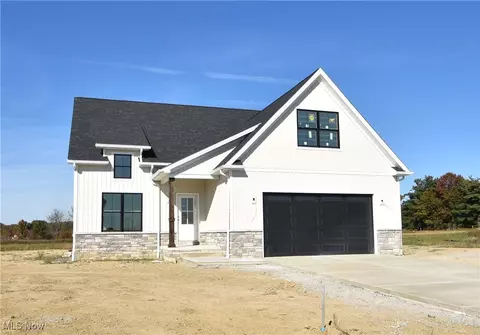 635 Berklee Dr, Youngstown, OH 44514