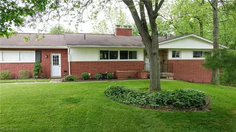 18171 Fern Ln, Walton Hills, OH 44146