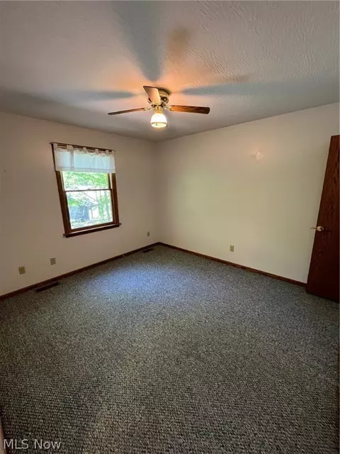 Bedroom - 8 Apache Trl, Malvern, OH 44644 photo 4 of 5