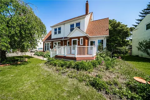 175 E 293rd St, Willowick, OH 44095