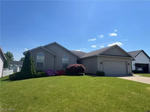 428 Cypress Cir SE, New Philadelphia, OH 44663