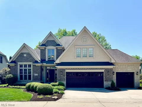 32505 Breakers Blvd, Avon Lake, OH 44012