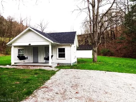 2573 Liverpool Rd, Le Roy, WV 25252