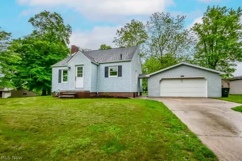 6243 Plum St, Louisville, OH 44641