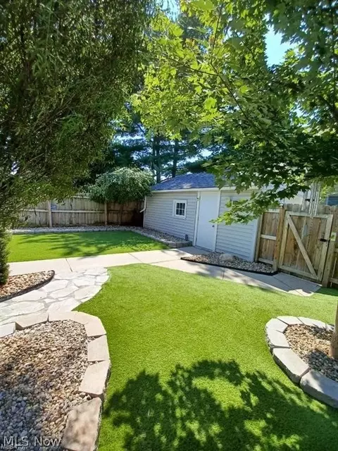 1005 E River St, Elyria, OH 44035 photo 8