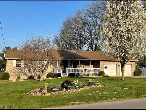 4201 Stella St, Parkersburg, WV 26104