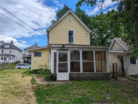 Exterior - 369 S 10th St, Coshocton, OH 43812 photo 1 of 1