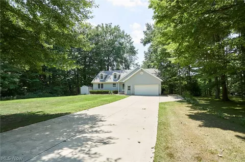 1138 Lake Vue Dr, Roaming Shores, OH 44085