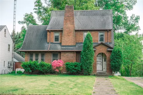 408 31st St NW, Canton, OH 44709