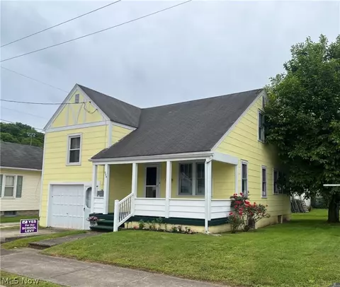 504 Cherry St, Saint Marys, WV 26170