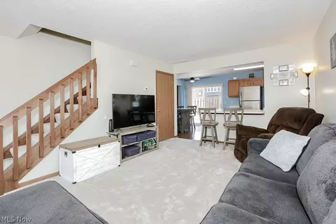 883 Brittney Ct, Willowick, OH 44095 photo 6