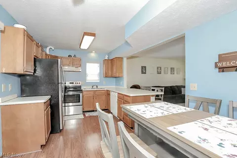 883 Brittney Ct, Willowick, OH 44095 photo 11