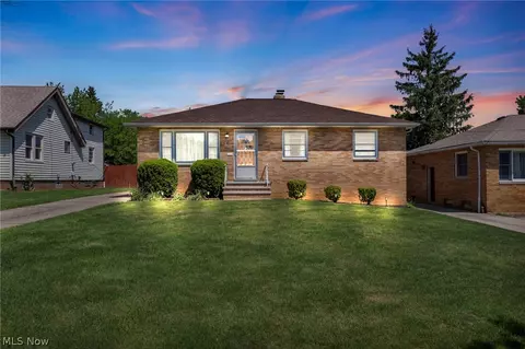 9258 Berkshire Rd, Parma Heights, OH 44130