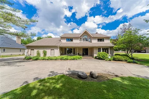 2623 Butterwing Rd, Pepper Pike, OH 44124