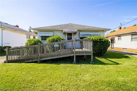 16102 Seville Rd, Cleveland, OH 44128