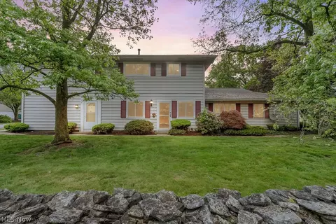 2400 Island Dr #21C, Uniontown, OH 44685