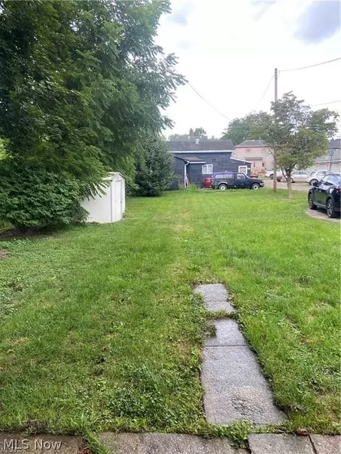 Exterior - 237 Maple St, Lisbon, OH 44432 photo 1 of 2