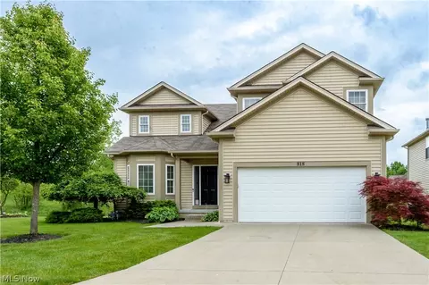 818 Bristol Ct, Macedonia, OH 44056