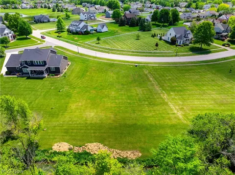 563 Appomattox Ct, Lagrange, OH 44050 photo 6