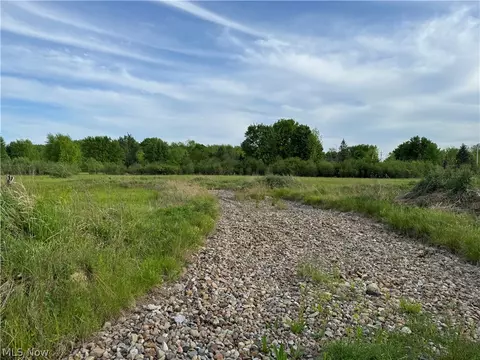 V/l Pioneer Trail, Aurora, OH 44202