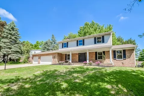 2233 Radford St NW, North Canton, OH 44720